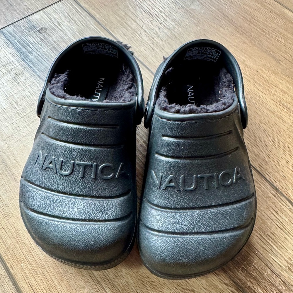 Nautica Kids Black Slip-On Clogs | Like New | Size Toddler 8 | Fleece Lined